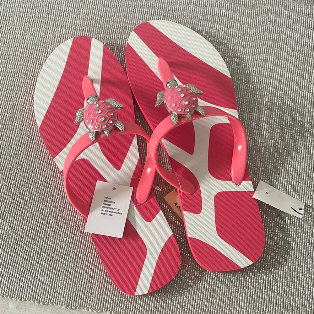 Aloha Island Pink and White Flats
